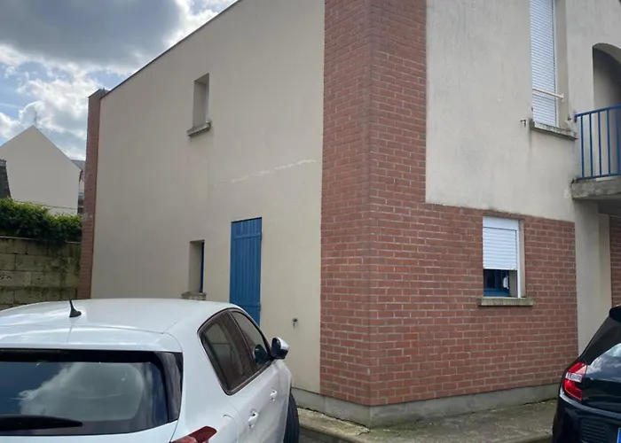 Joli Apparemment 2pieces Rez De Jardin,parking Hyper Centre *